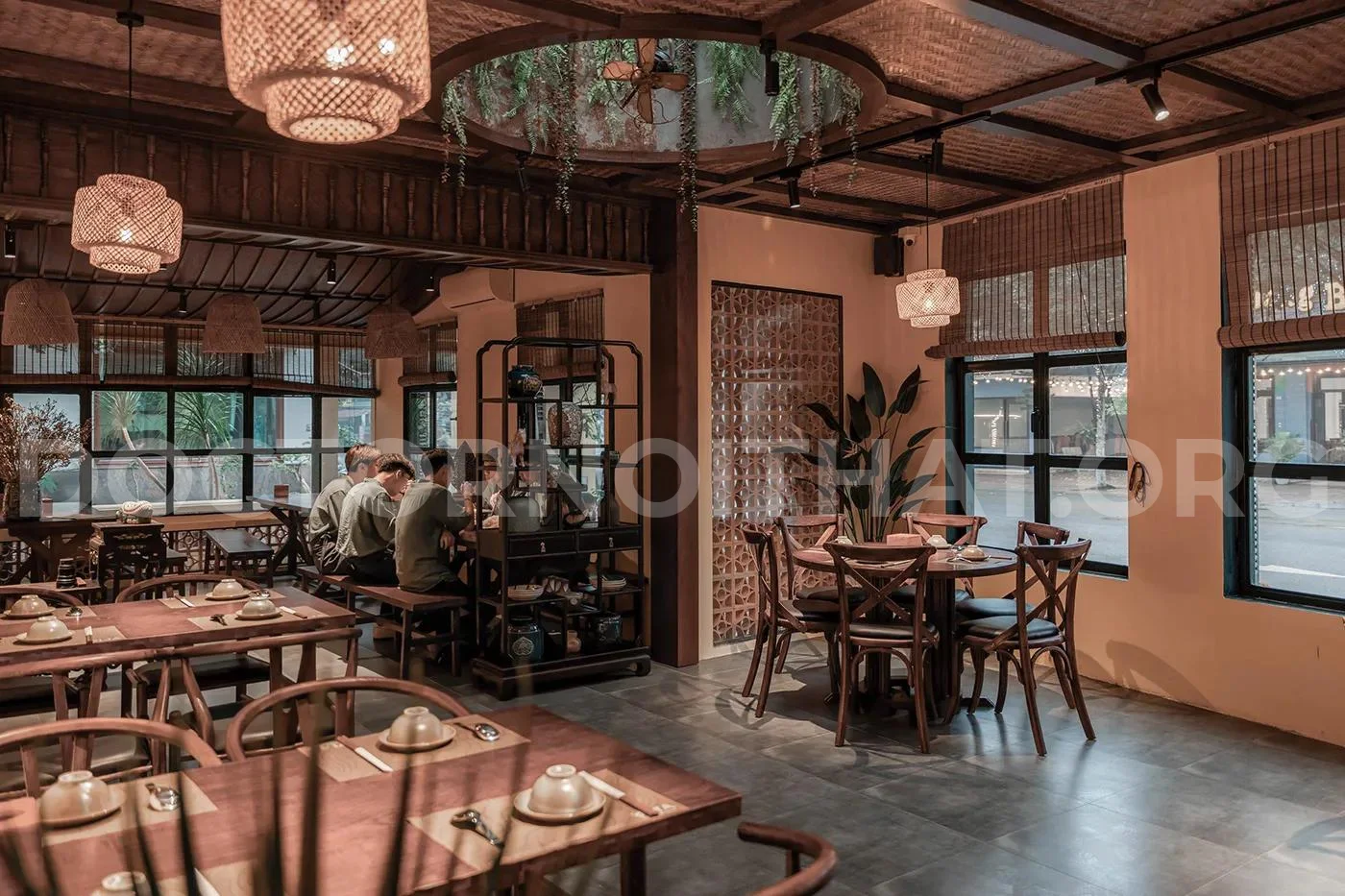 Thiết kế nhà hàng đồng quê sử dụng nội thất gỗ tự nhiên gần gũi (nguồn: sưu tầm)